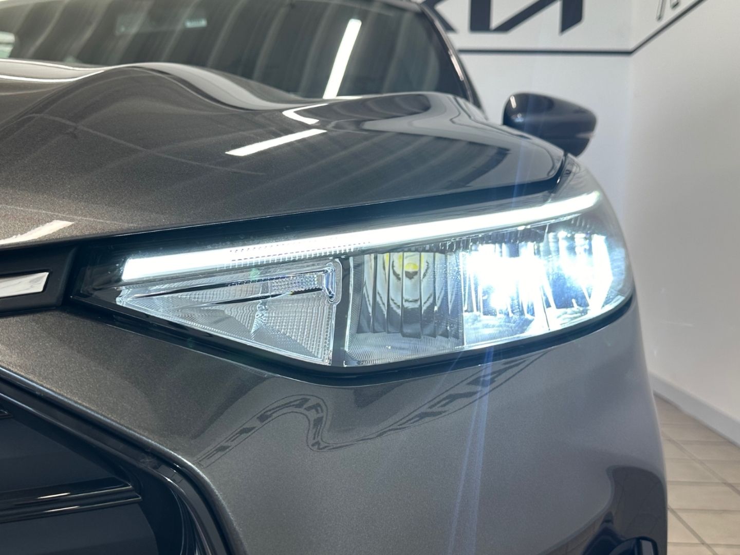 Fahrzeugabbildung Ford Kuga ST-Line 1.5 LED Kamera Induktives laden