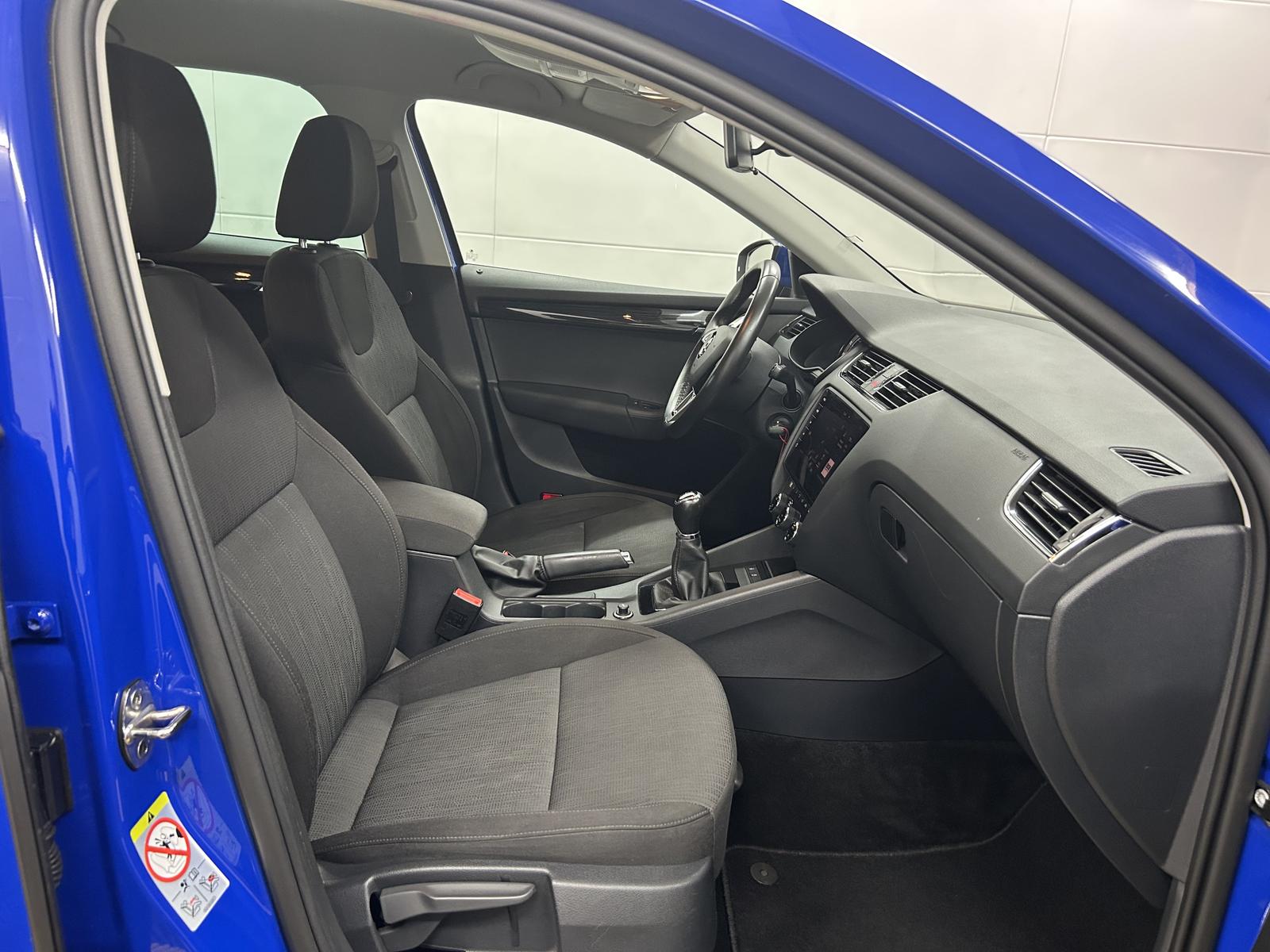 Skoda Octavia Kam+CarPlay+Navi+LED+Tempomat+Isofix