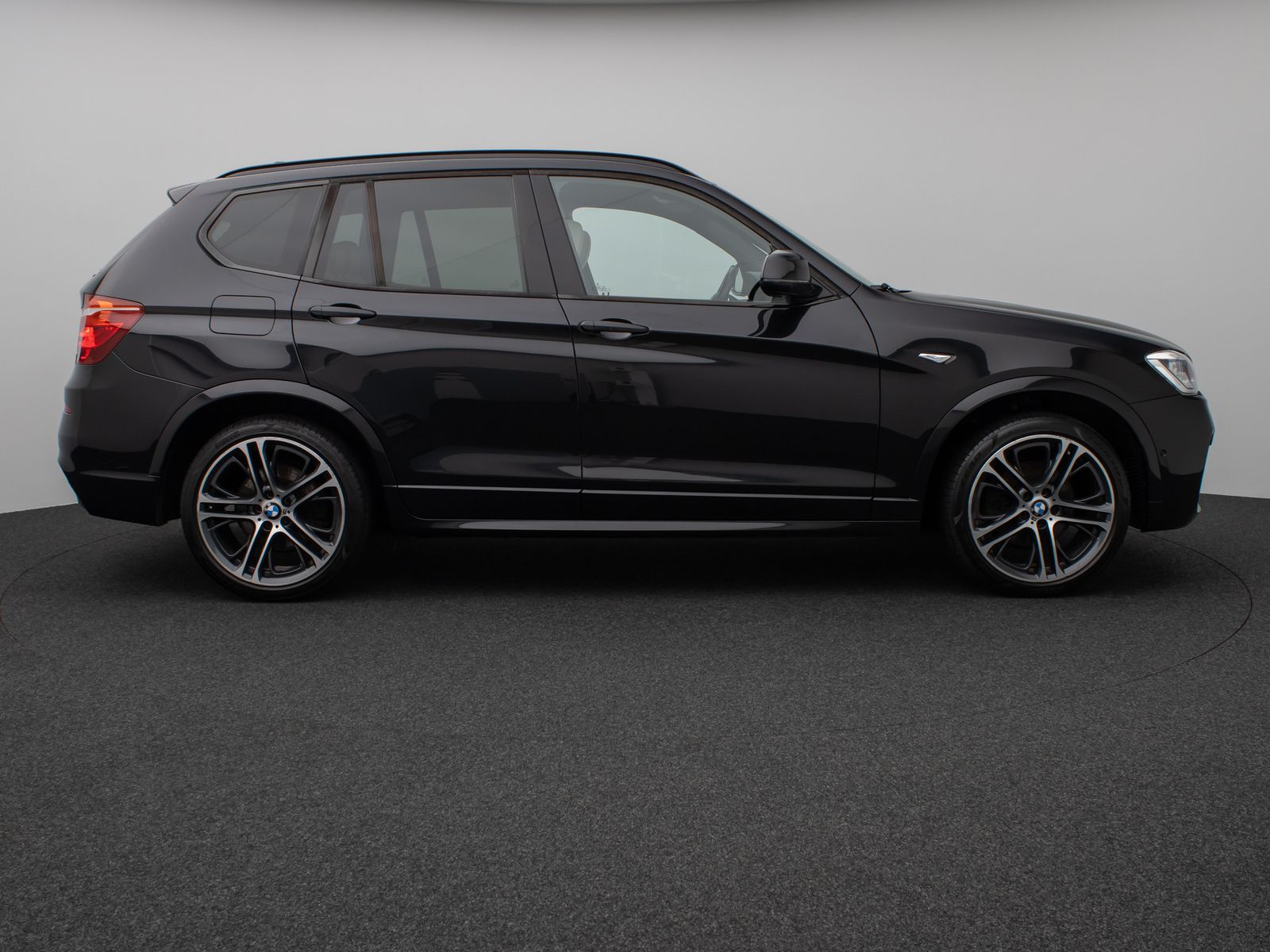 Fahrzeugabbildung BMW X3 xD35d M Sport Panorama Kamera HUD HiFi Komfor