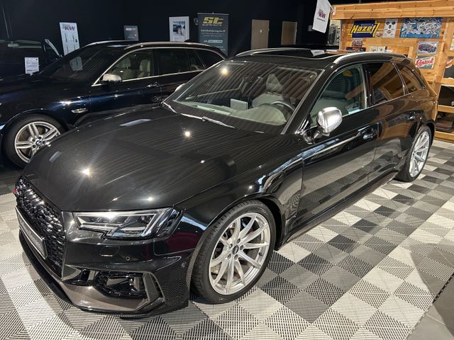 Audi RS4 Avant 2.9 TFSI quattro *Sitzlüftung*Pano*ACC