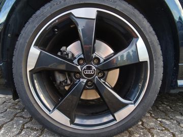 Audi Q2 35 TFSI sport*S-Tronic*LED*Alu*SHZ*PDC*
