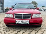 Mercedes-Benz C 220 SPORT - Mercedes-Benz C 220 mit Benzin-Antrieb: Limousine
