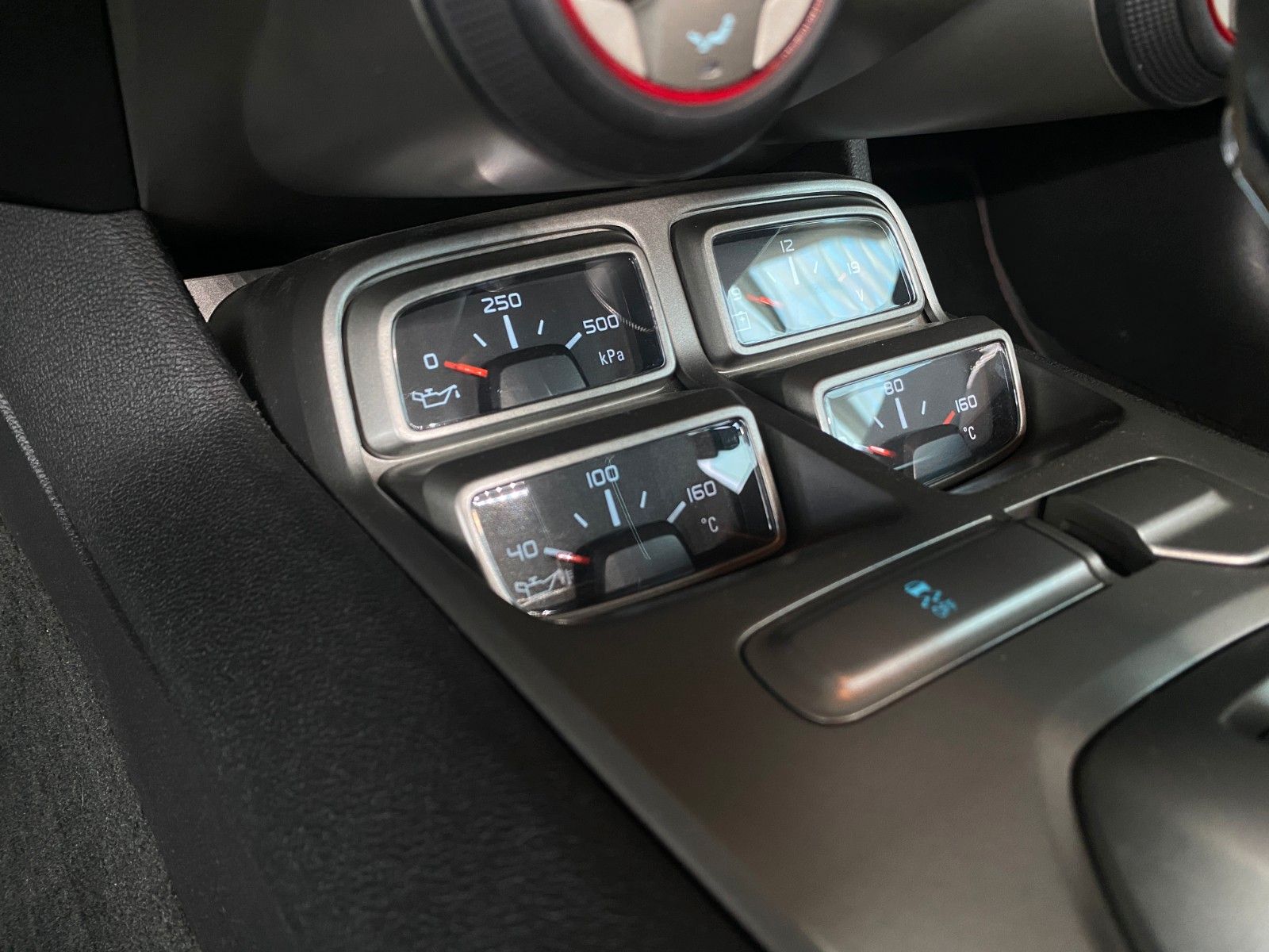 Fahrzeugabbildung Chevrolet Camaro 6.2 V8 Coupe Autom. "Xenon Kamera Leder"