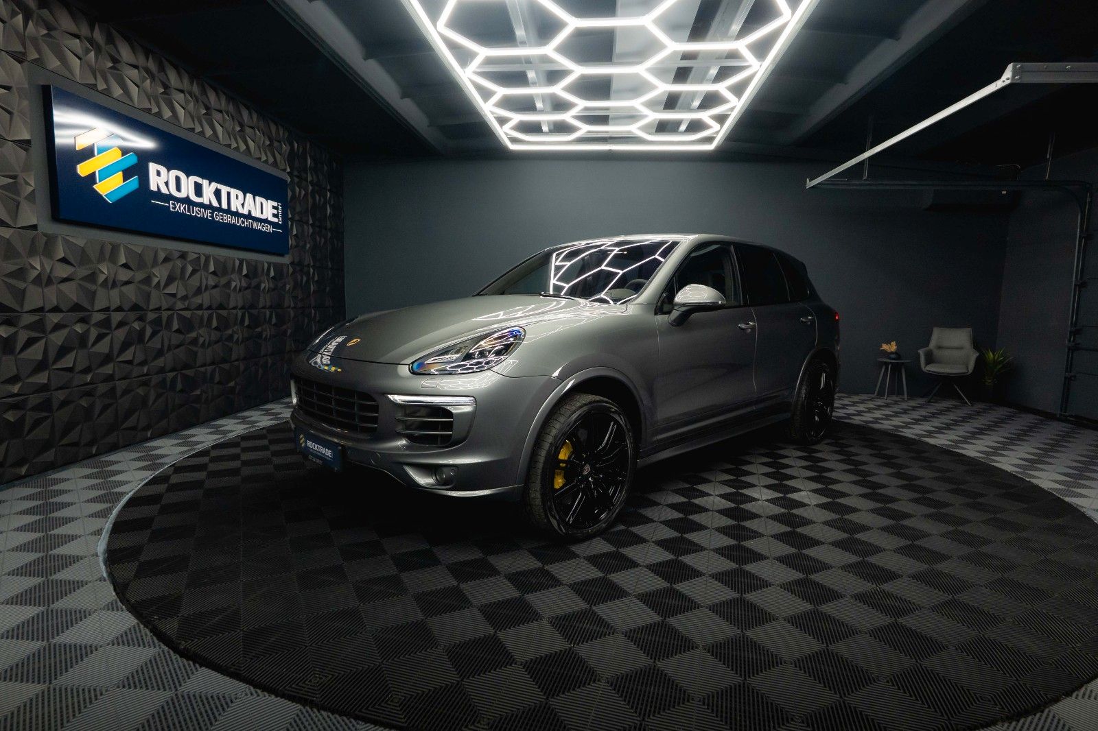 Fahrzeugabbildung Porsche Cayenne S Sport-Design Paket Carbon KERAMIK *LED