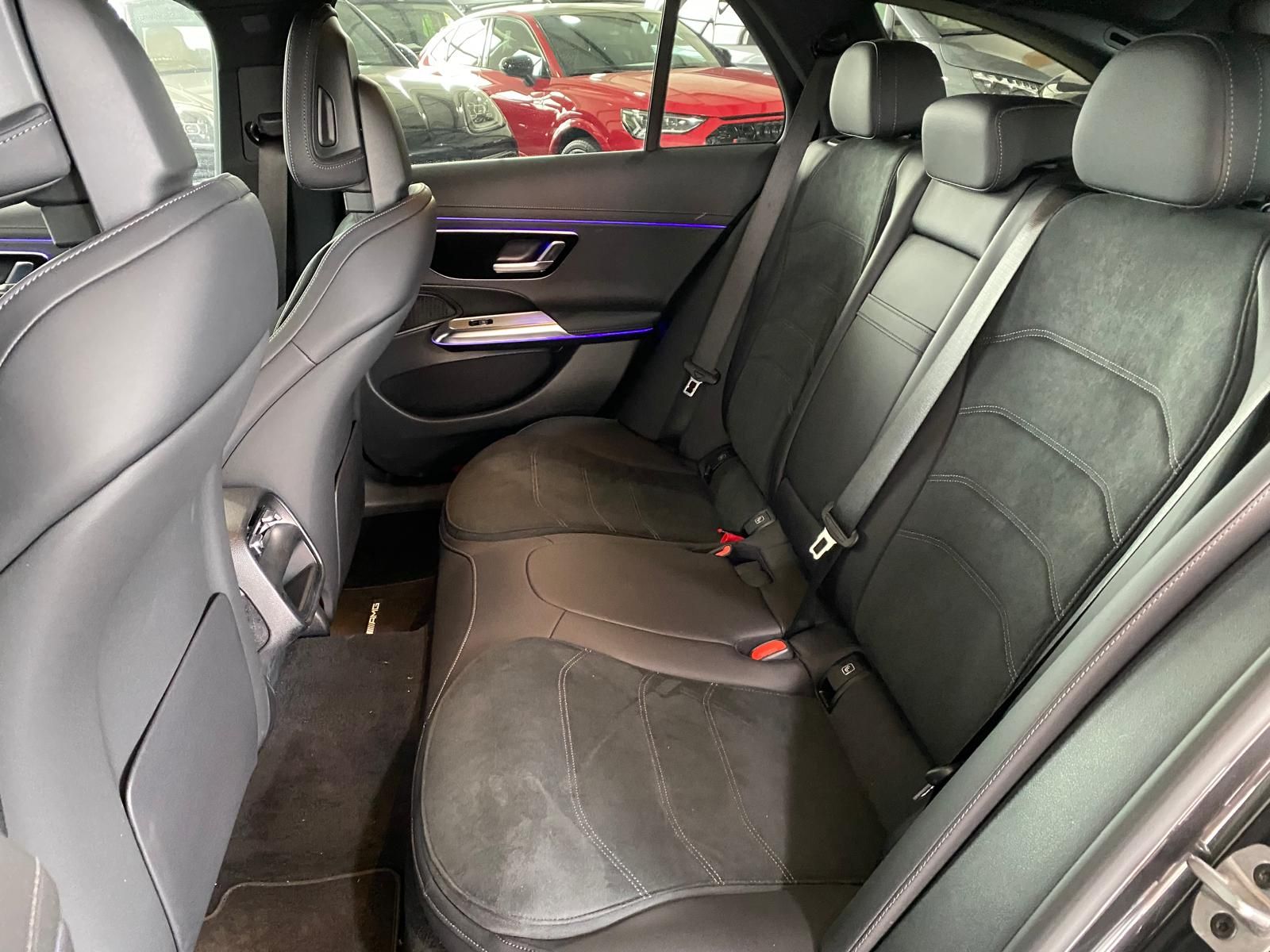 Fahrzeugabbildung Mercedes-Benz E 200 T 4M AMG Advanced+/Airmatic/AHK/360/DIS/