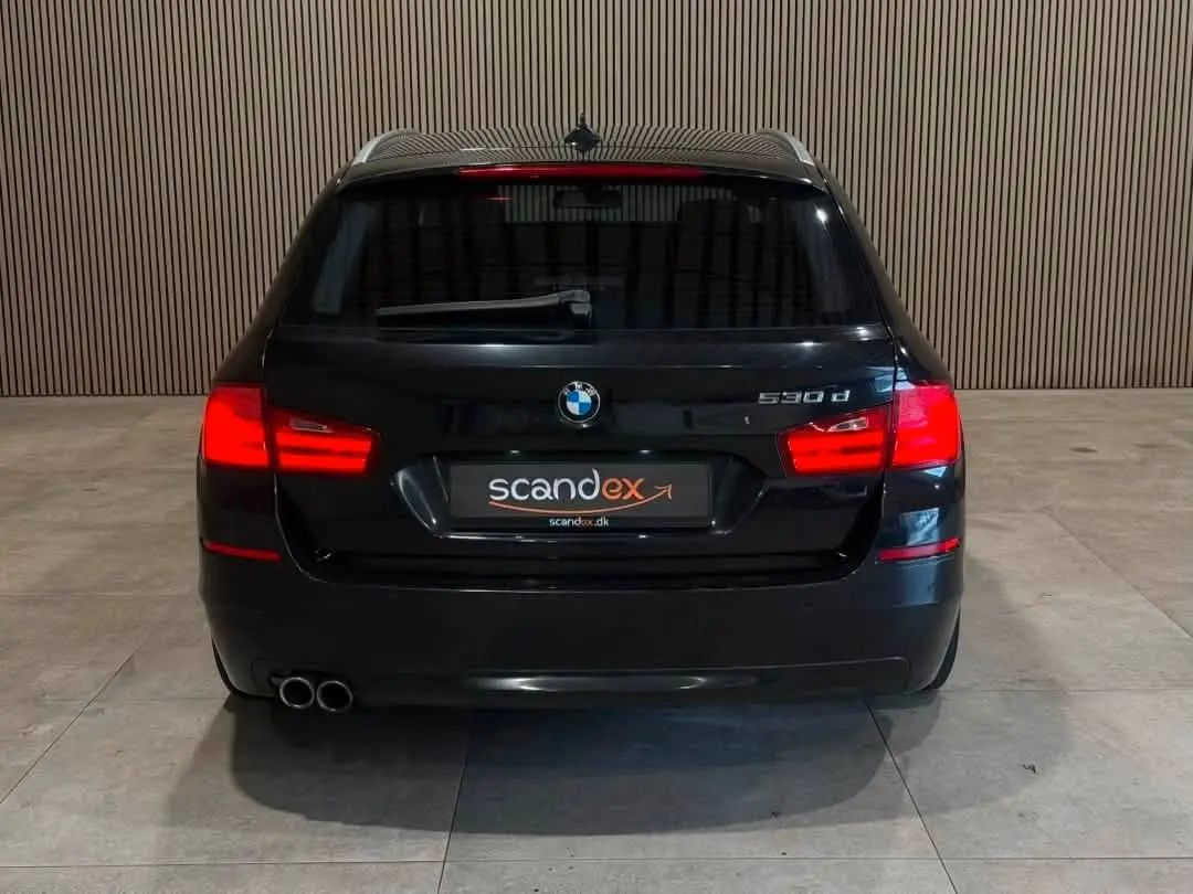 BMW 530 2010 — двигун 2.993 cm³, 245 HP (180kW)