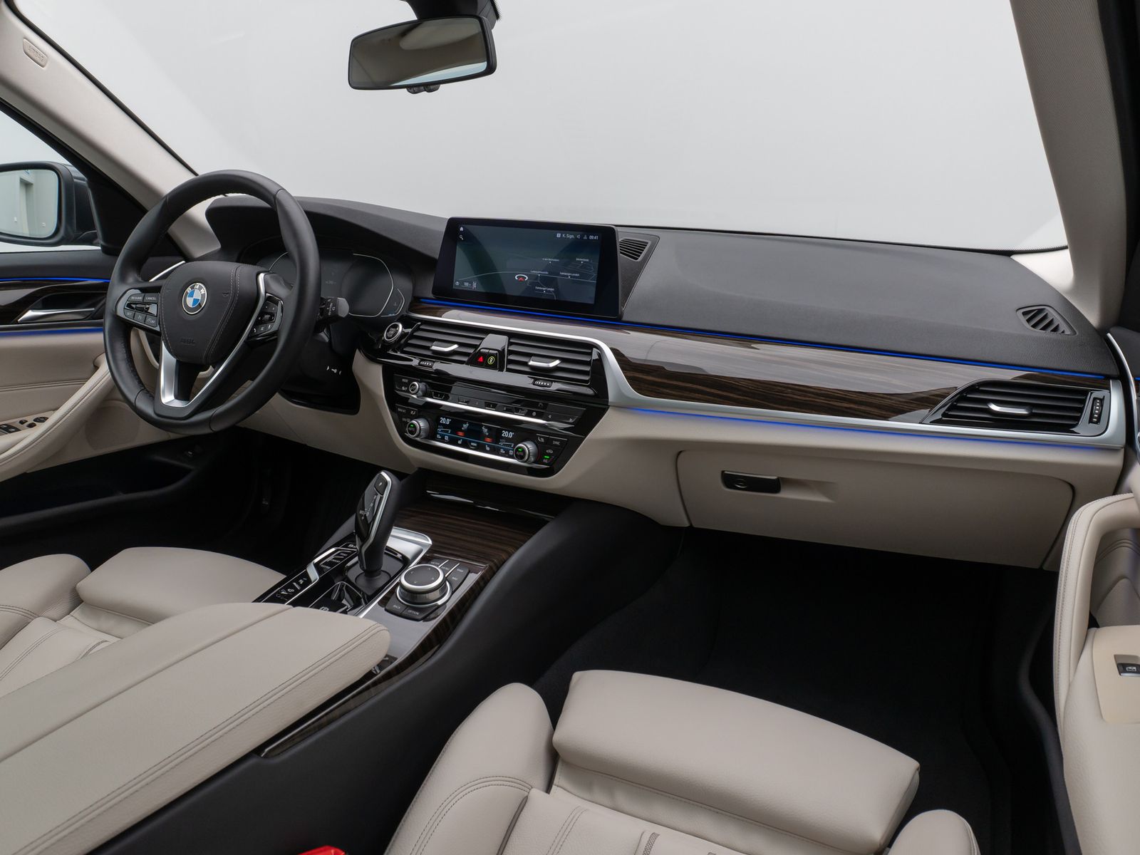 Fahrzeugabbildung BMW 540i xD Panorama 360°DAB Fernlichtassist Sport