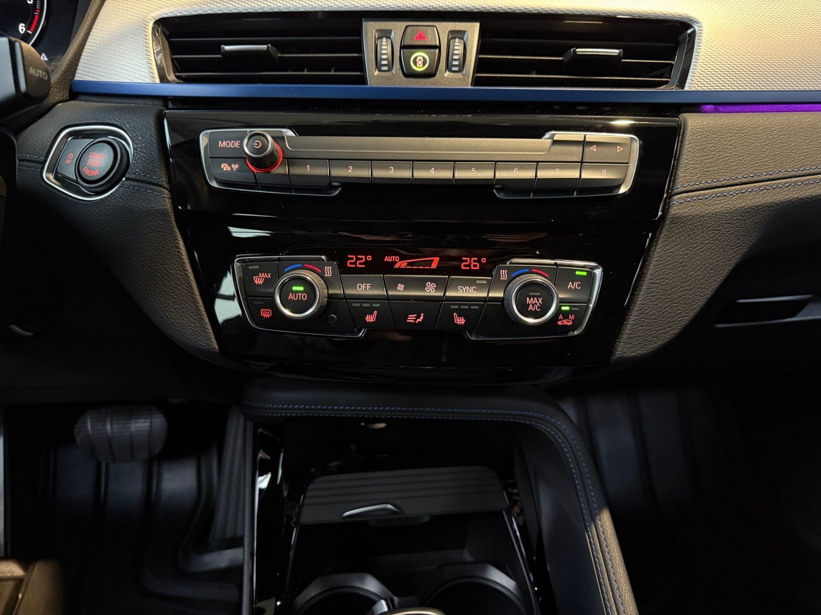 Fahrzeugabbildung BMW X2 xDrive 18 d M Sport AHK LED NAVI 20"