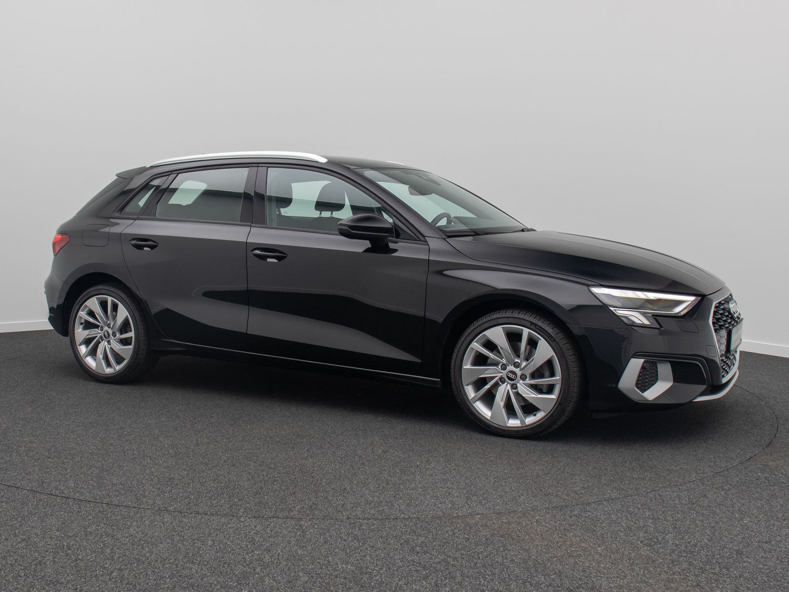Fahrzeugabbildung Audi A3 35 TFSI Sportback LED PDC Sound Tempomat AHK