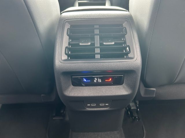 Fahrzeugabbildung Volkswagen Tiguan R-Line 2.0 TDI SCR 4MOTION 193 PS DSG AHK