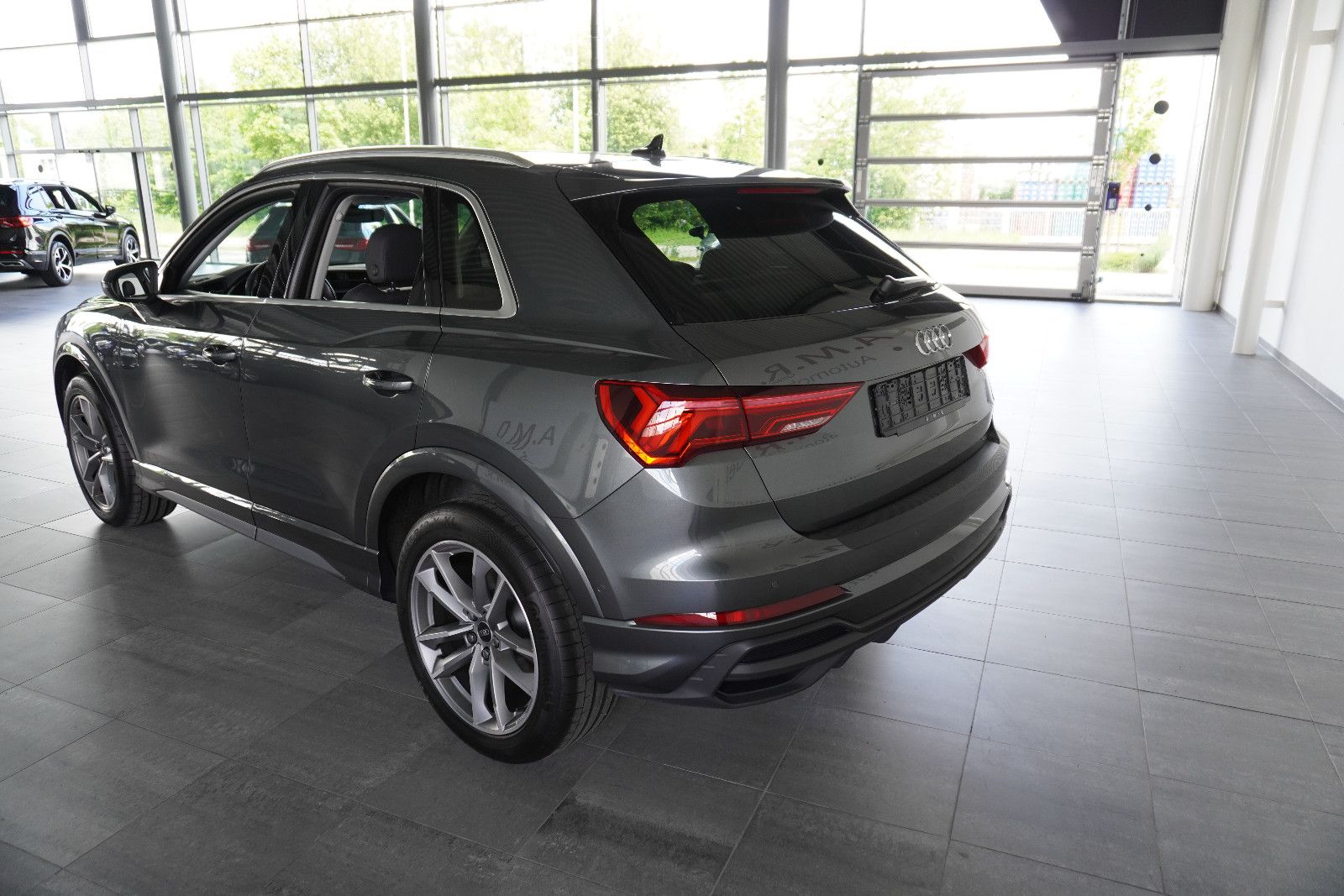 Audi Q3 35 TDI S line  LED/NAVi/AHK foto 3