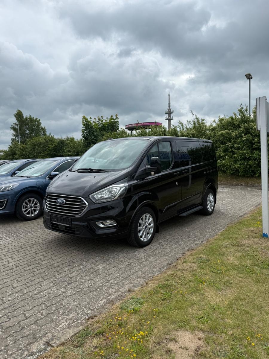 Ford Tourneo Custom 320 L1 Titanium