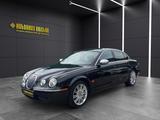 Jaguar S-Type 3.0 V6 Executive (15.000Euro investiert) - Jaguar S-Type Executive mit Benzin-Antrieb