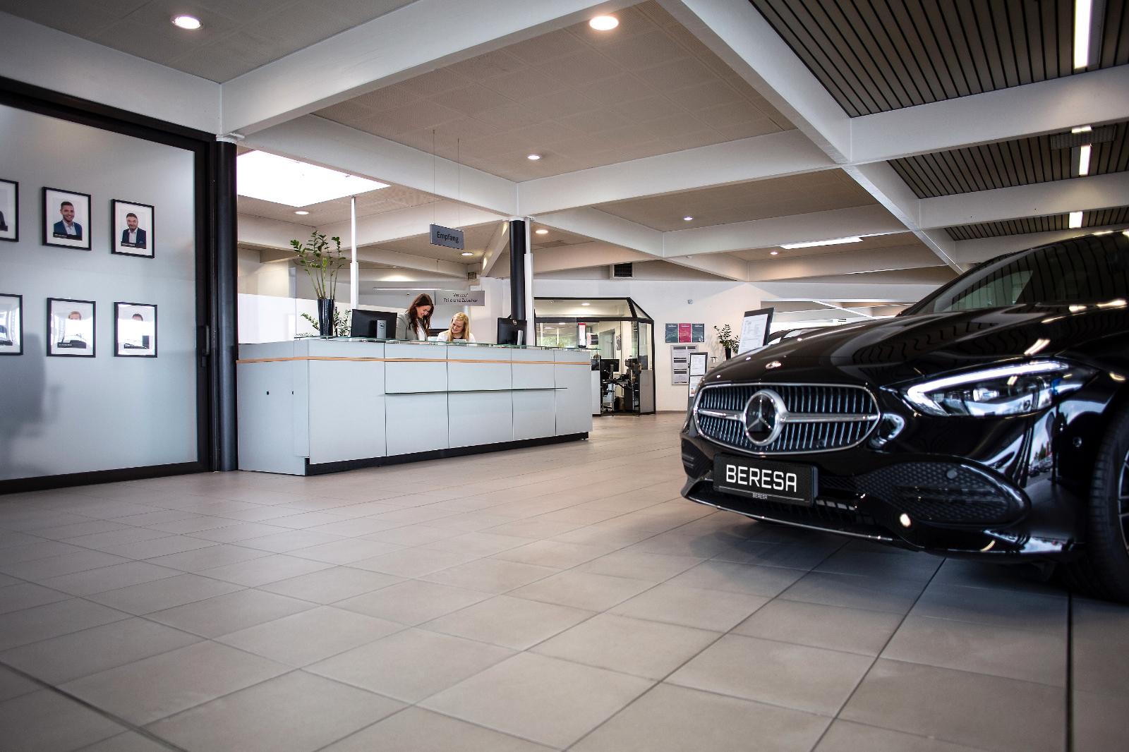 showroom-image-top
