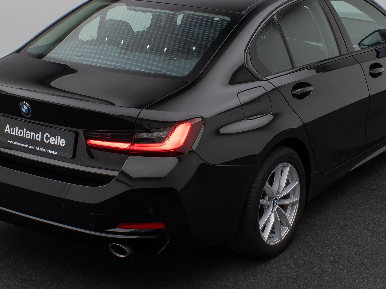 Fahrzeugabbildung BMW 318i DAB PDC Widscreen Geschwindigkeitsreg LED