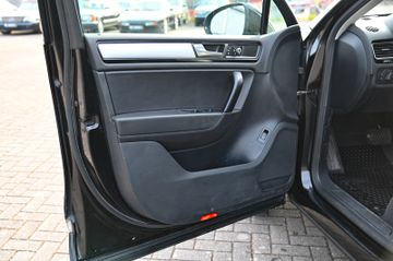 Volkswagen Touareg - 8