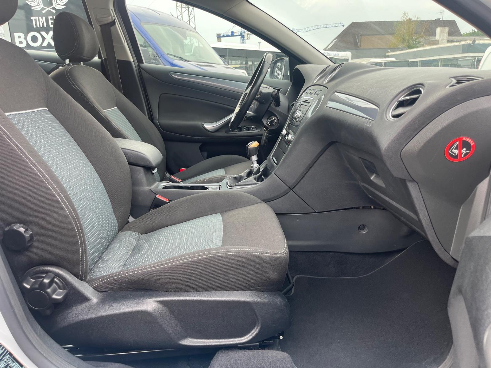 Ford Mondeo 2012 — photo 11