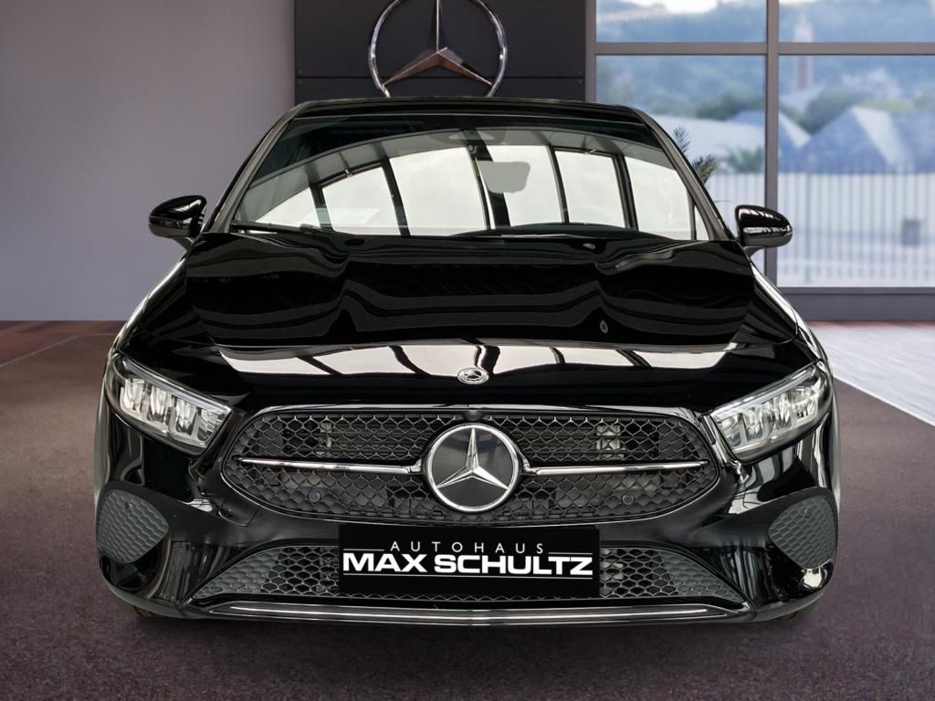 Fahrzeugabbildung Mercedes-Benz A 220 d Kompaktlimousine NightPaket*AHK*Kamera