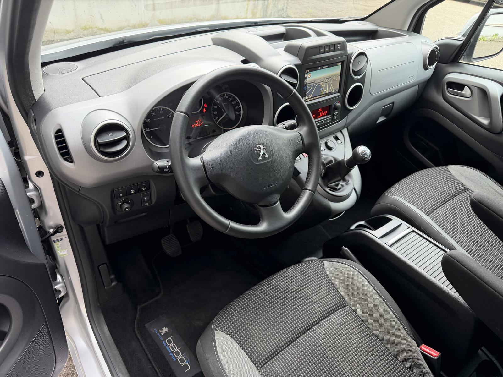 Peugeot Partner Allure Navi Kamera Tempomat Sitzheizung