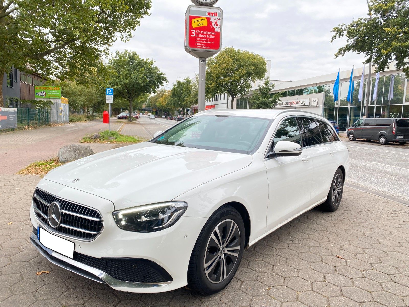 MERCEDES-BENZ E 200 d Avantgarde/ Widescreen/Navi/Xenon