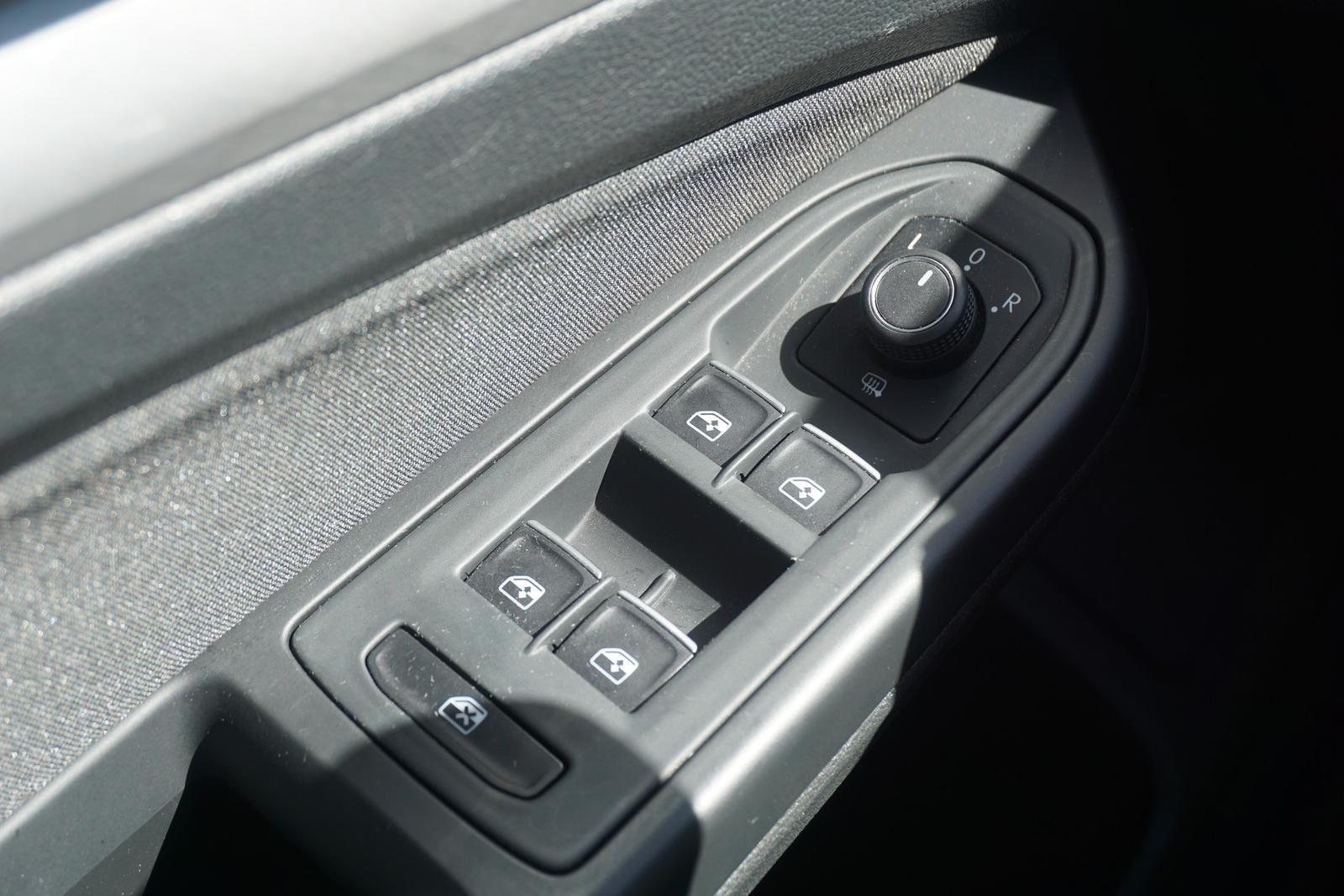 Volkswagen Golf VIII 1.5 TSI Life LED Navi App-Connect ACC, миниатюра 30