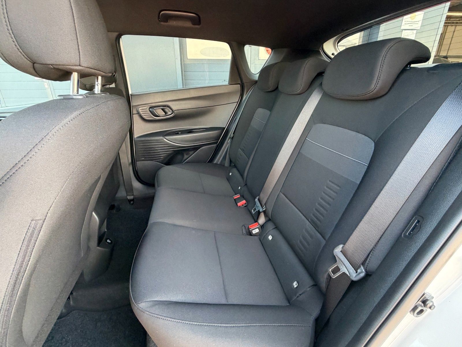 Fahrzeugabbildung Hyundai BAYON 1.0 T-GDI Blackline *Navi*Kamera*BOSE*LED*
