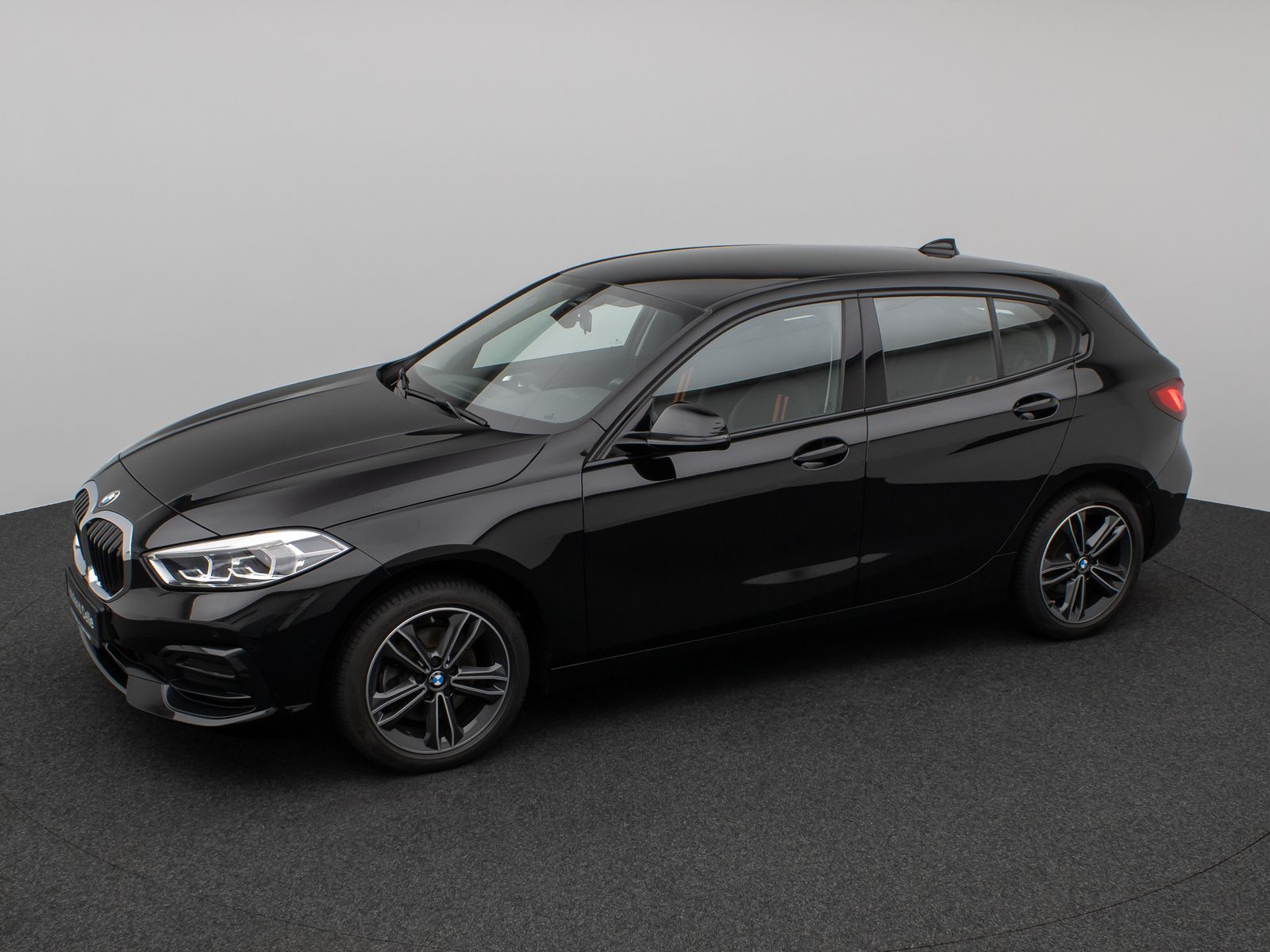 Fahrzeugabbildung BMW 118i Sport Line Kamera DAB HiFi Lenkrhzg Sport