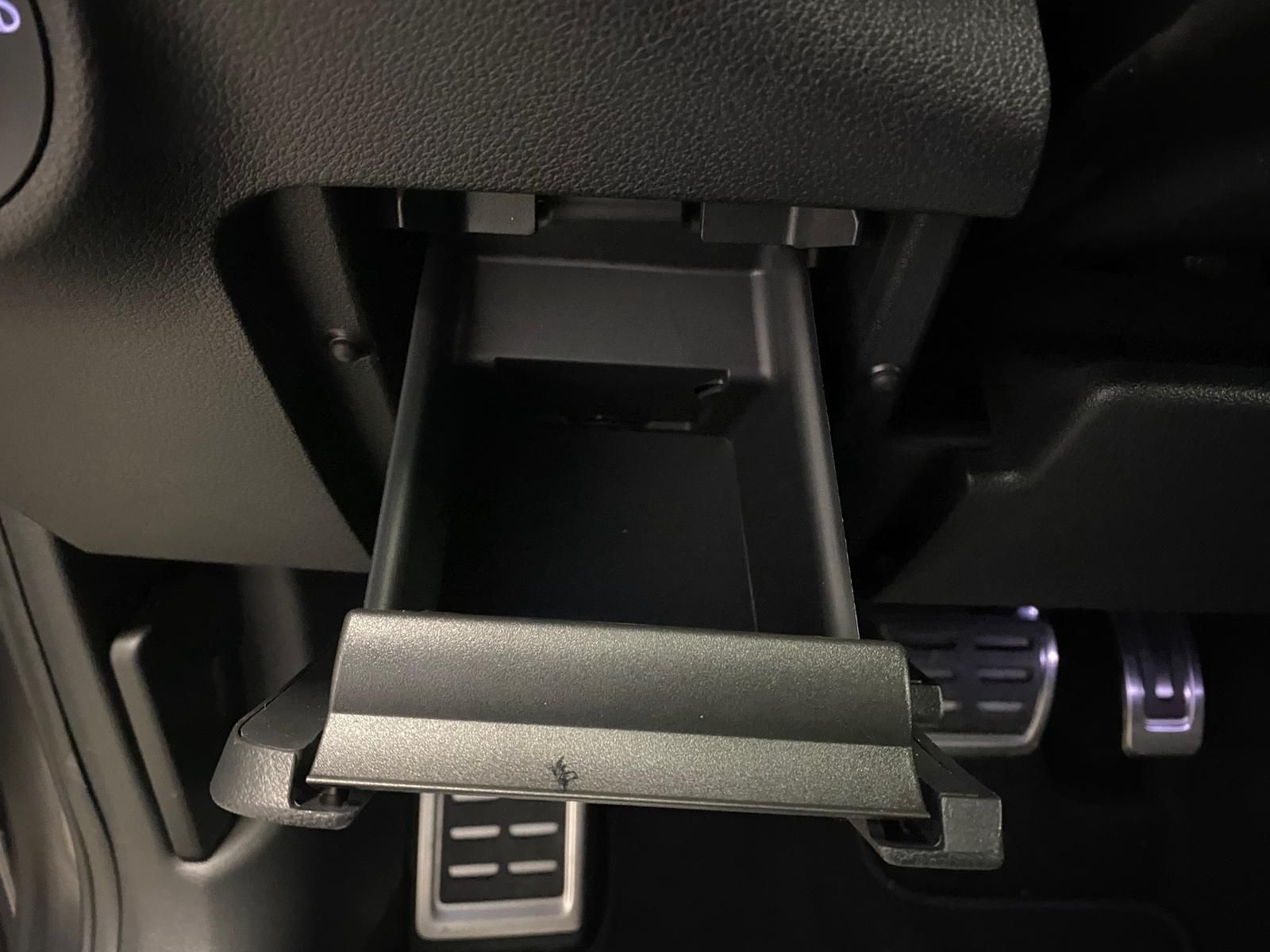 Fahrzeugabbildung SKODA Karoq 1.5 TSI SPORTLINE+MATRIX+ACC+AHK+APP+RFK++