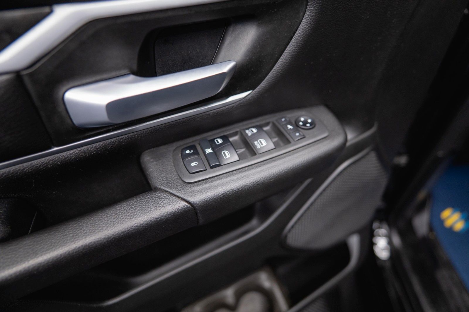 Fahrzeugabbildung Dodge RAM 5.7 V8 HEMI 4x4 Night LARAMIE LONGBED 19%