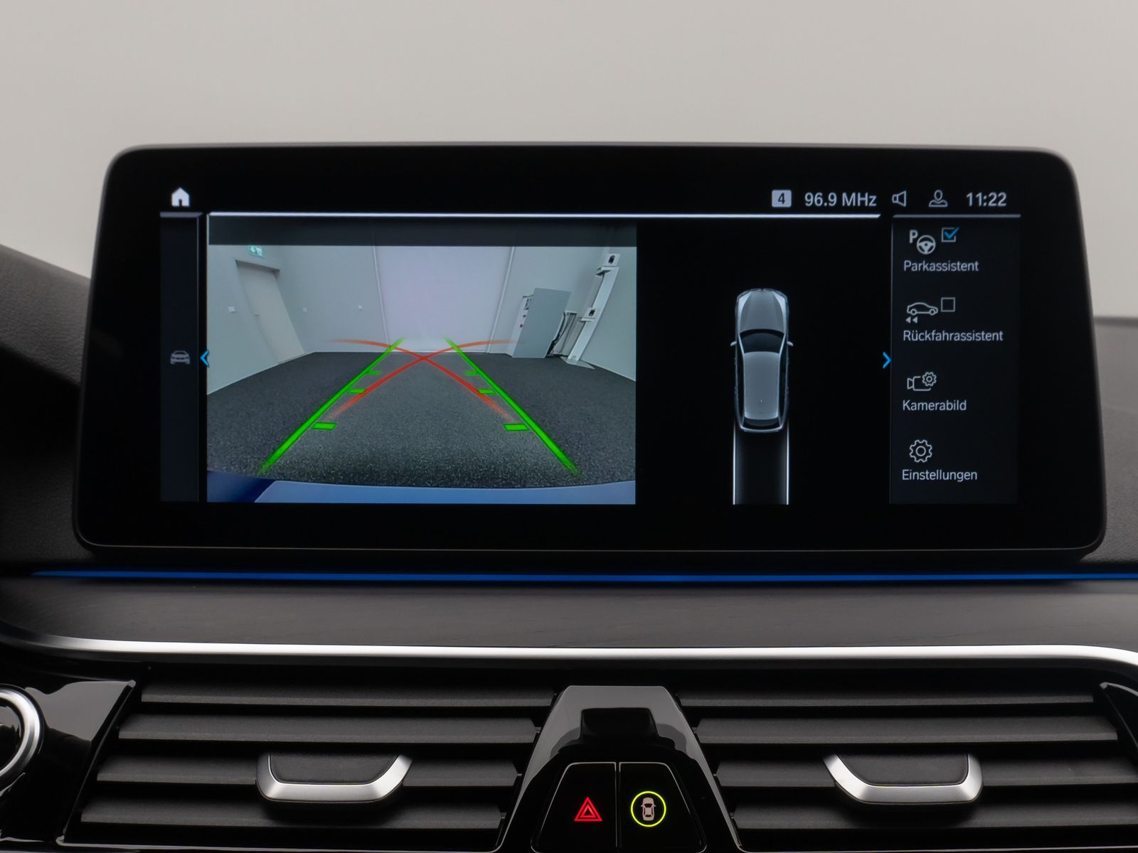 Fahrzeugabbildung BMW 530e xD M Sport Kamera H/K DAB Individual Alarm