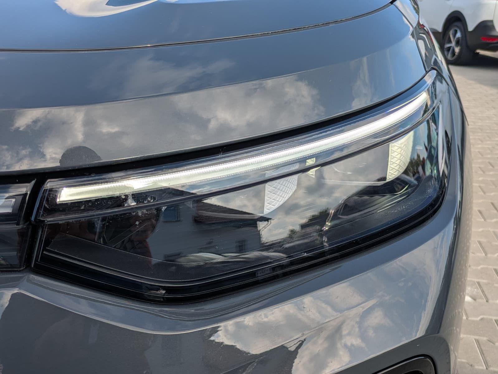 Fahrzeugabbildung Volkswagen Tayron 2.0 TDI 4M R-Line BLACK*7Si*MATRIX*PANO