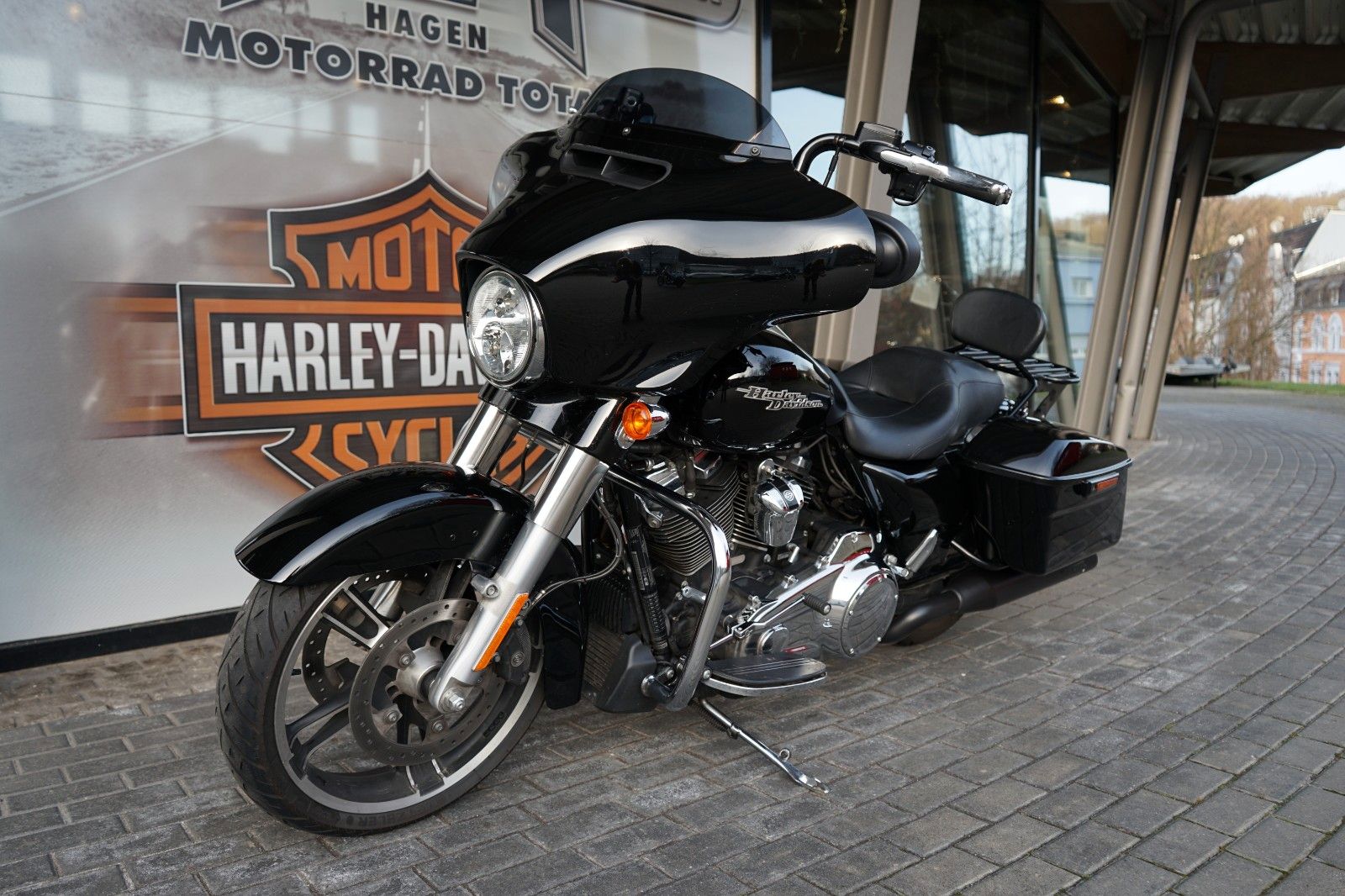 Fahrzeugabbildung Harley-Davidson Street Glide Special 107 FLHXS mit viel Zubehör