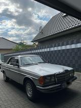 Mercedes-Benz W123 230CE - Mercedes-Benz 230: Ce W123
