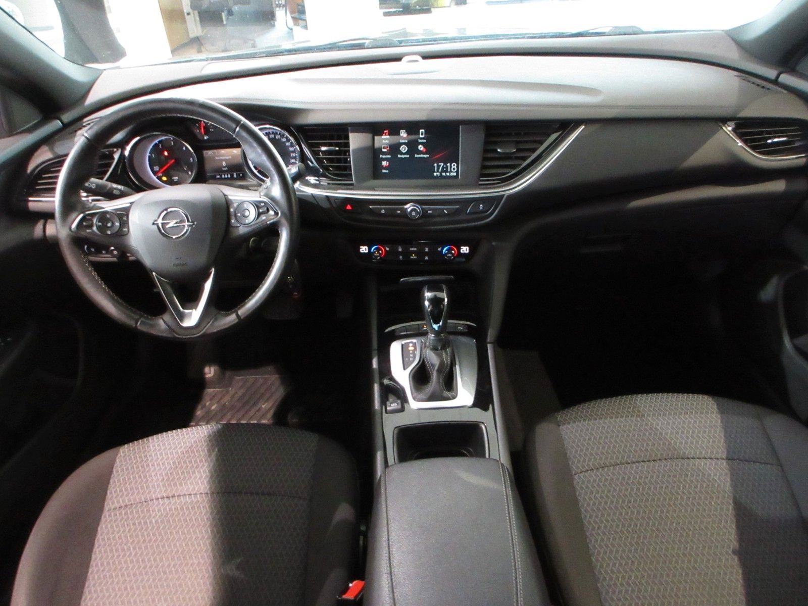 Fahrzeugabbildung Opel Insignia B ST 1.5D LED/NAVI/PDC/SHZ/LHZ