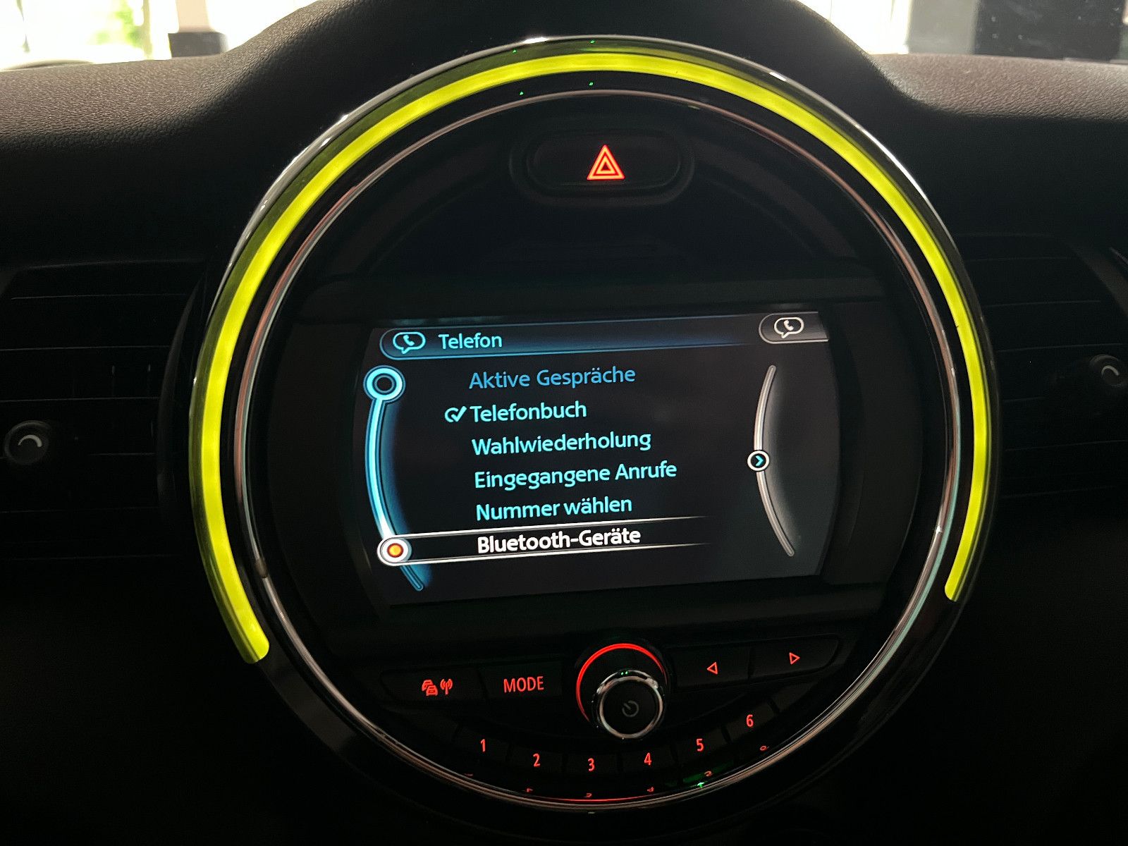 Fahrzeugabbildung MINI Cooper CABRIO AUTOMATIK NAVI LED LEDER CHESTER