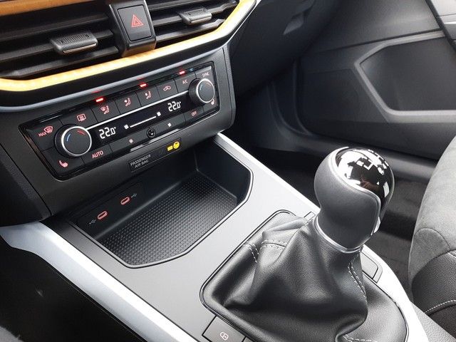 Fahrzeugabbildung Seat Arona Style 1.0TSI AHK LED SHZ Klimaaut. 18"