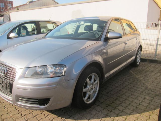 Audi A3 Sportback 1.6 FSI Attraction