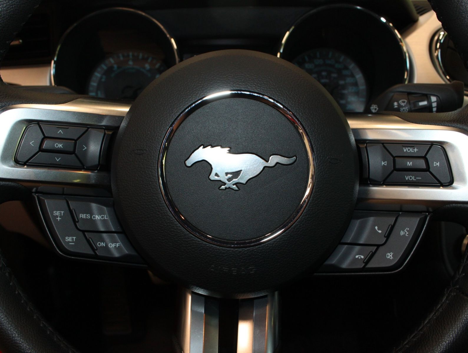 Fahrzeugabbildung Ford Mustang GT Fastback 1.Hand*NUR 12T KM