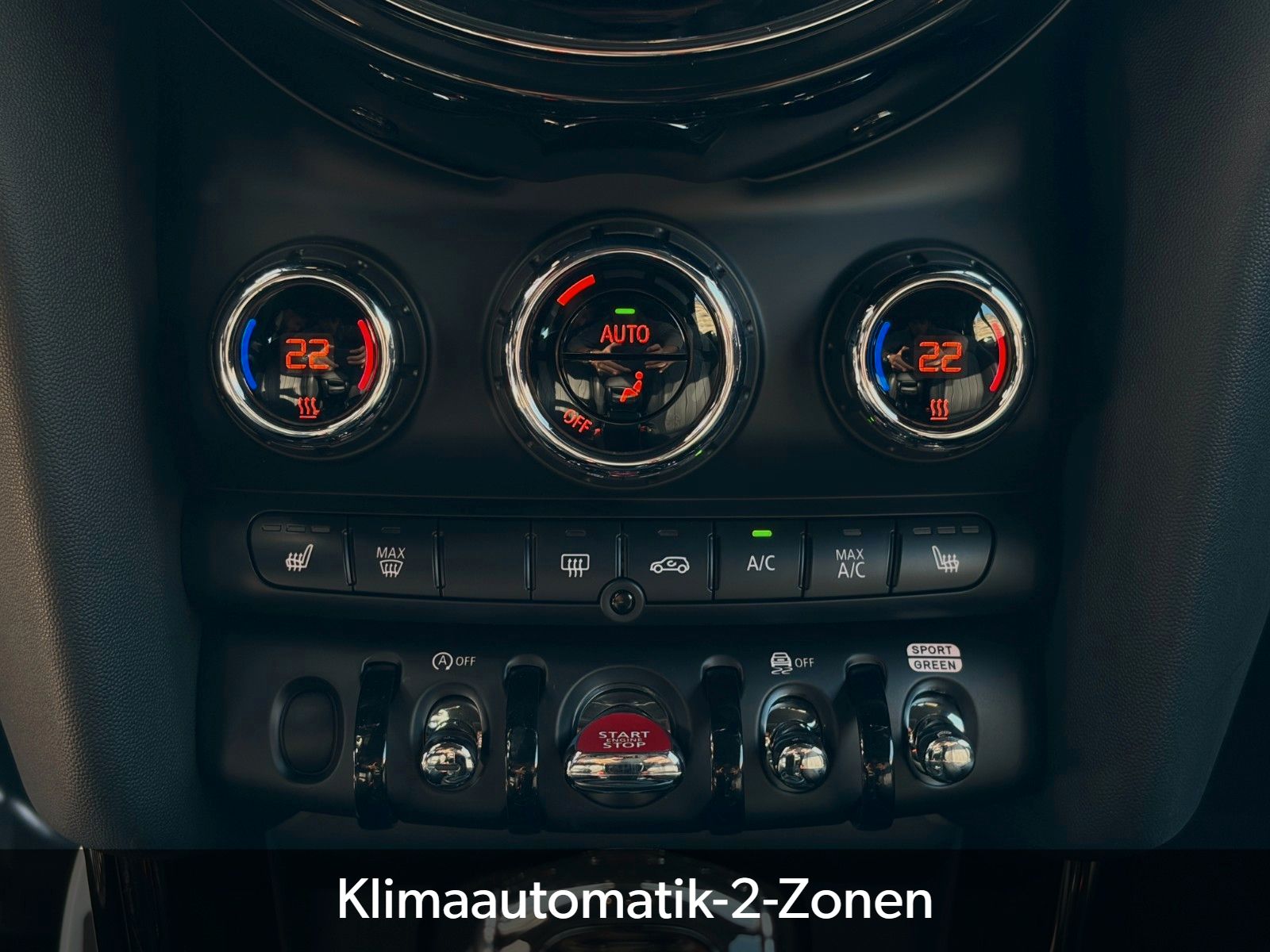 Fahrzeugabbildung MINI Cooper Cabrio JCW-Trim CarPlay Navigation LHZ
