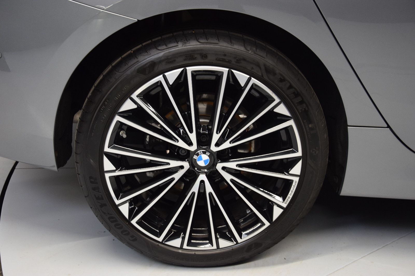 Fahrzeugabbildung BMW 218 i M Sport Active Tourer Pano Memory H K ACC
