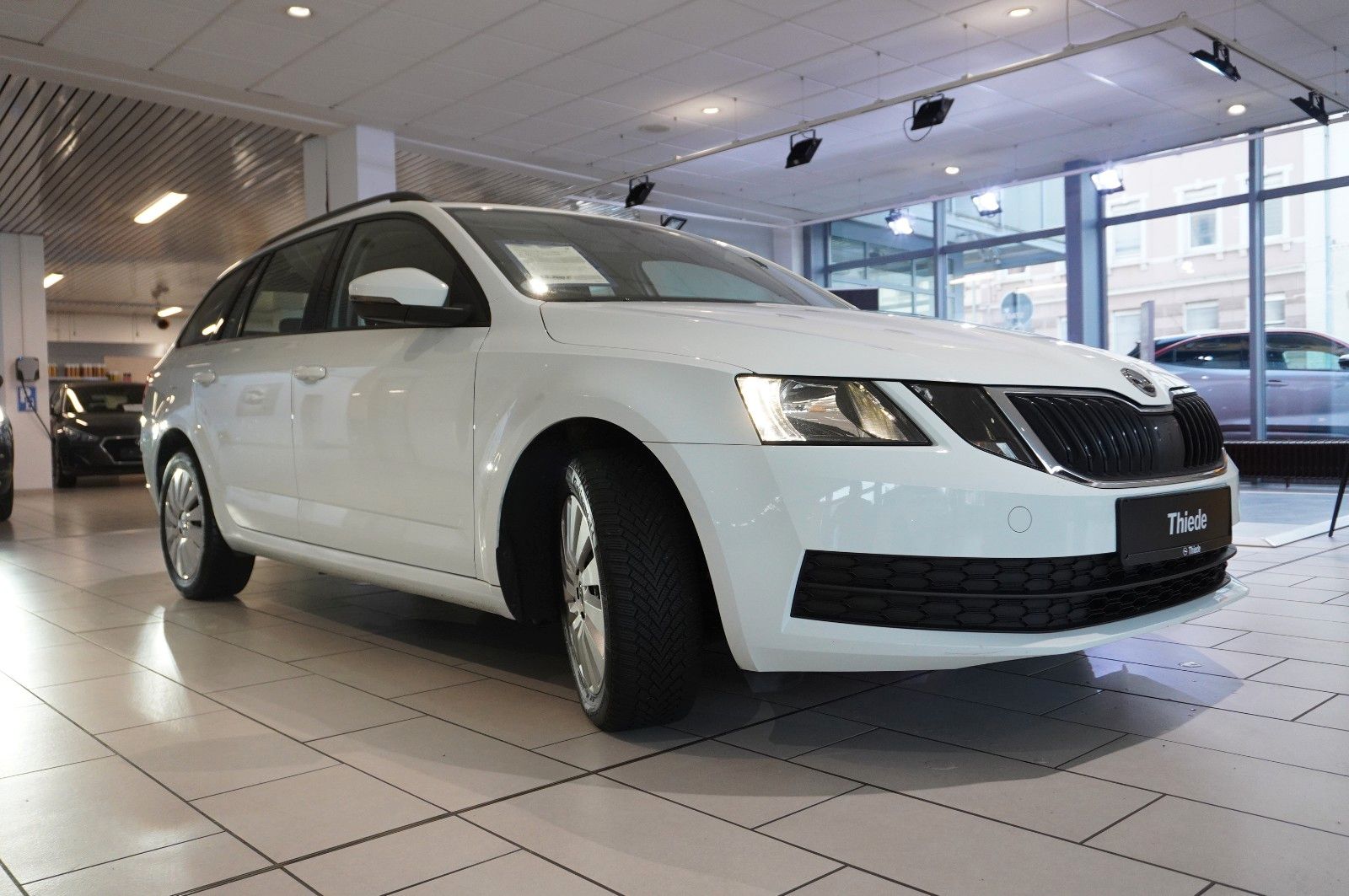 Fahrzeugabbildung SKODA Octavia COMBI 1.0 TSI ACTIVE LED/SHZ/PDC/DAB+