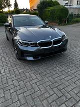 BMW 320i Sport Line Automatik Sport Line - BMW 320 in Duisburg