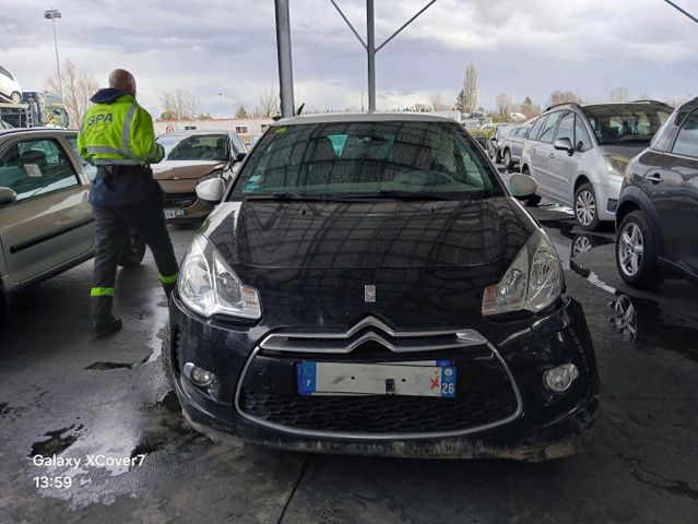 DS Automobiles DS3 1.6 BLUEHDI 100 EXECUTIVE