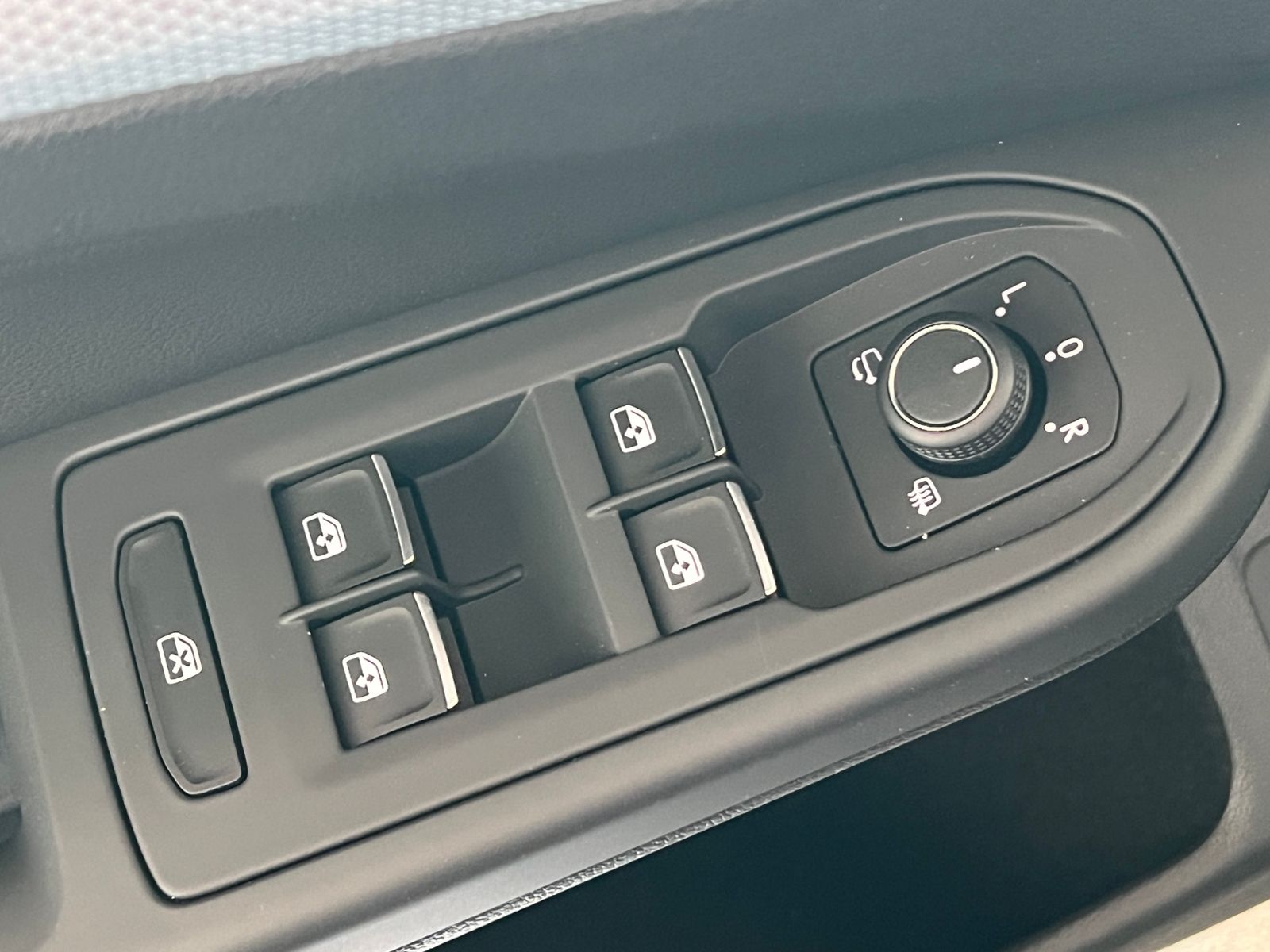 Fahrzeugabbildung Volkswagen Golf VIII Variant GOAL 2.0 TDI DSG *AHK, LED, "P