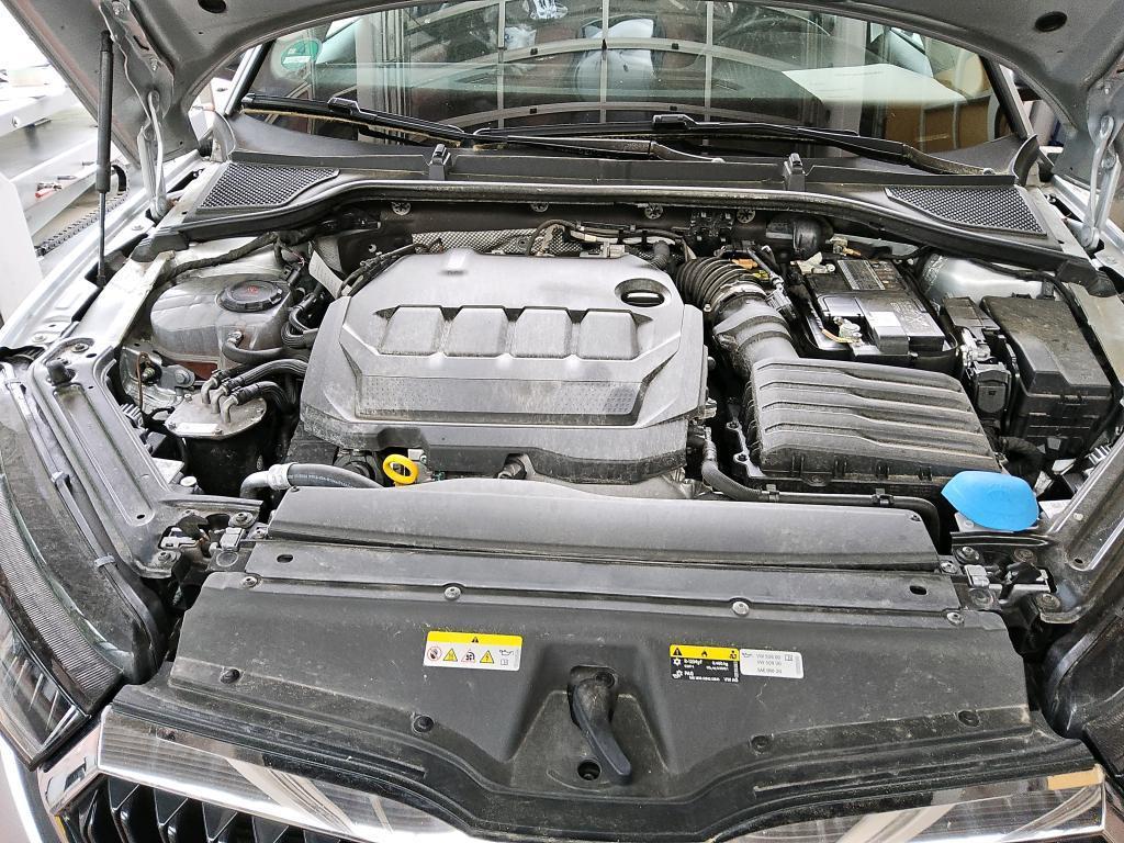 Skoda Octavia 2023 г. Серебристый, пробег 52970 км