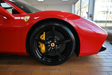 2015 Ferrari 488 GTB 缩略图 11