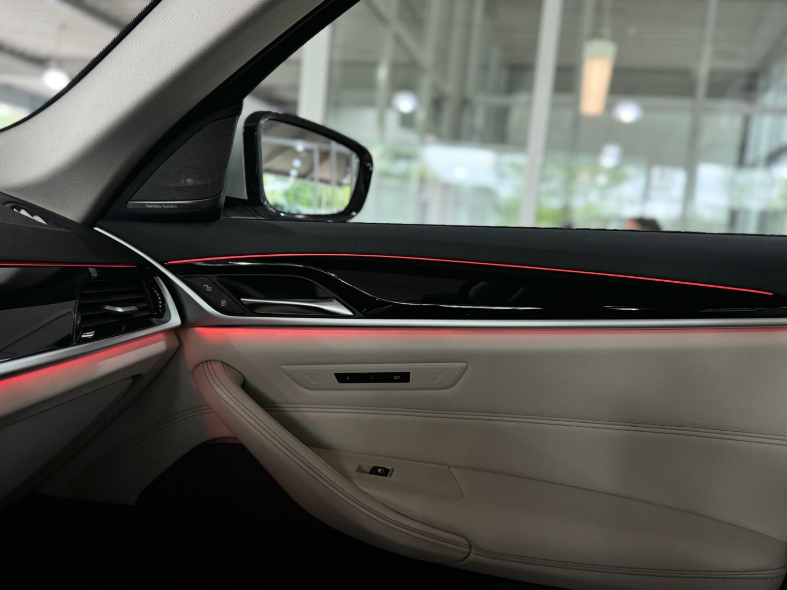 Fahrzeugabbildung BMW 540d xD SportLine Panorama Kamera HUD H/K SoftCl