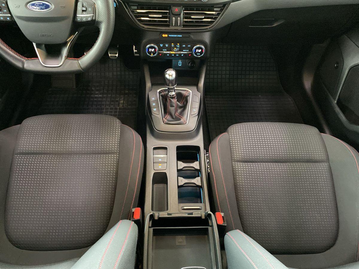 Ford Focus St-Line / Winterpaket/LED/Navi/PDC/CarPlay