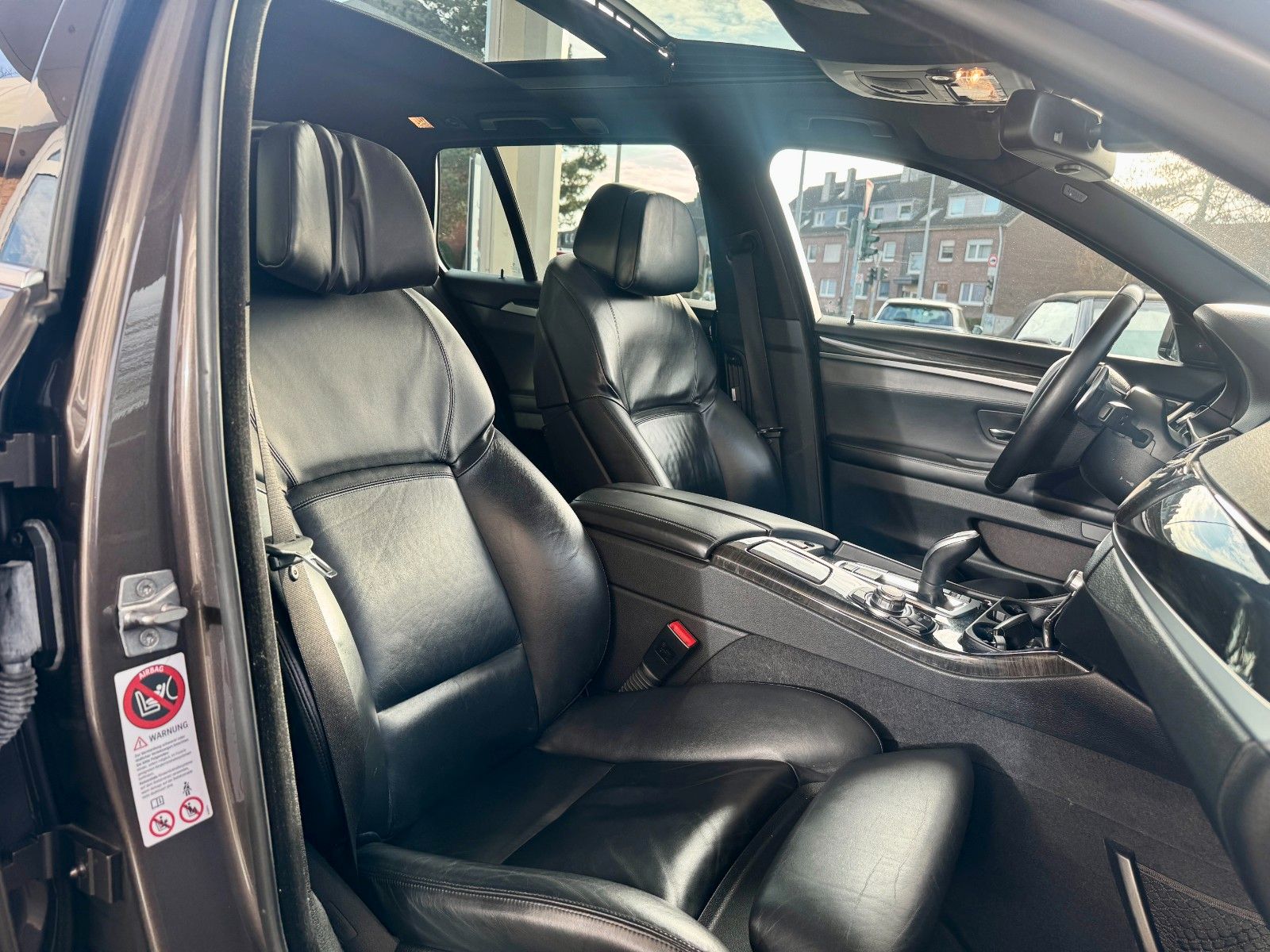 Fahrzeugabbildung BMW 535 d xDrive Touring Leder/Panorama/Navi/HUD