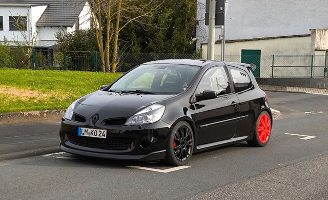 Renault Clio 3 RS - Sport F1-Team R27 Turbo - Tracktool